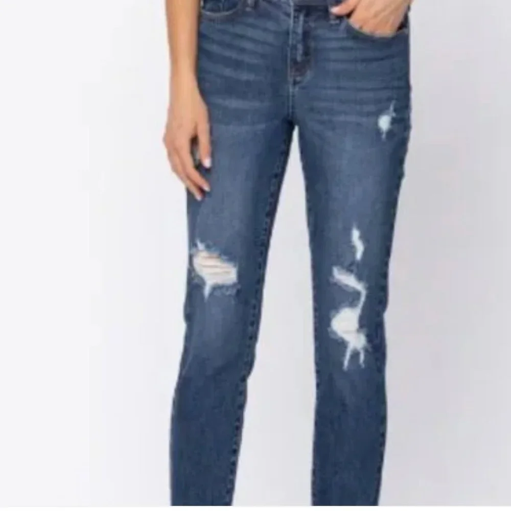 JUDY BLUE Mid-Rise Vintage Cut Off Relaxed Fit Distressed Jeans #88135 size 5/27